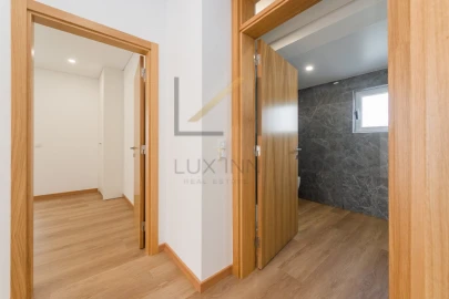 Moradia T5 para Venda em Carcavelos e Parede