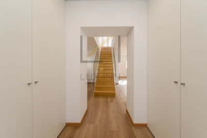 Moradia T5 para Venda em Carcavelos e Parede