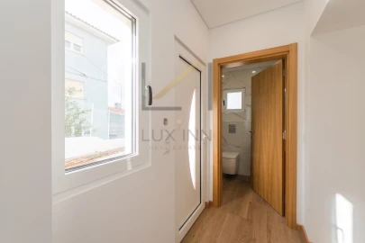 Moradia T5 para Venda em Carcavelos e Parede