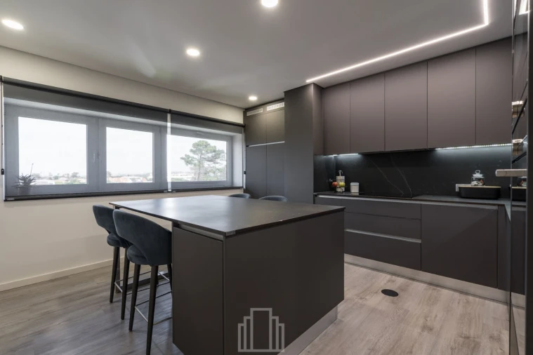Apartamento T4 para Venda em Esmoriz Foto 10