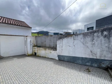 Moradia T3 para Venda em Santo Antonio de Nordestinho