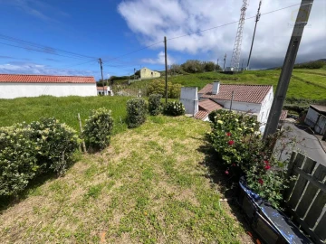 Moradia T3 para Venda em Santo Antonio de Nordestinho