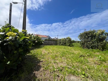Moradia T3 para Venda em Santo Antonio de Nordestinho