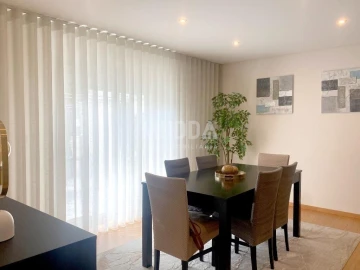 Apartamento T3 para Venda em Santa Maria da Feira, Travanca, Sanfins e Espargo