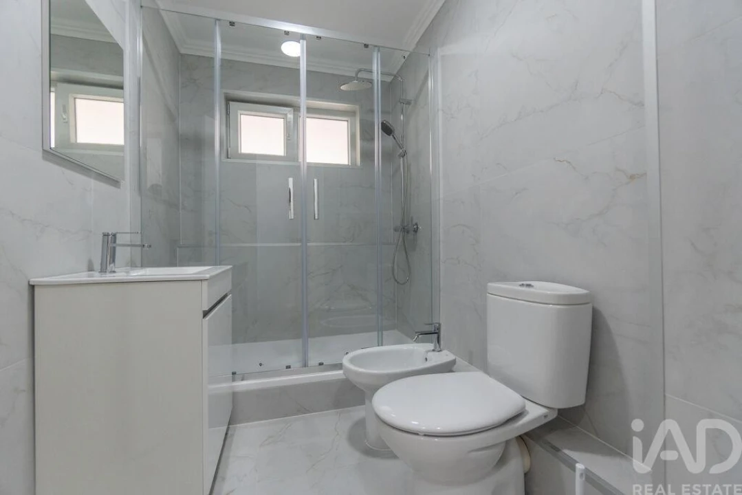 Apartamento T3 para Venda em Santo António dos Cavaleiros e Frielas Foto 17