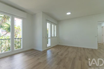Apartamento T3 para Venda em Santo António dos Cavaleiros e Frielas