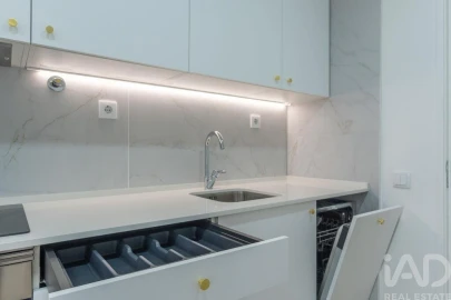 Apartamento T3 para Venda em Santo António dos Cavaleiros e Frielas