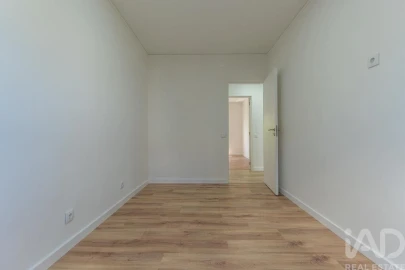 Apartamento T3 para Venda em Santo António dos Cavaleiros e Frielas