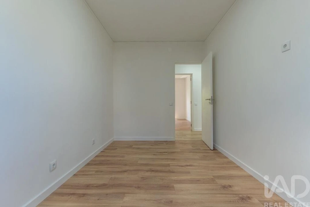 Apartamento T3 para Venda em Santo António dos Cavaleiros e Frielas Foto 15