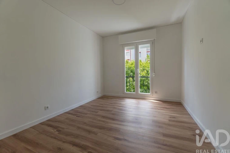 Apartamento T3 para Venda em Santo António dos Cavaleiros e Frielas Foto 18