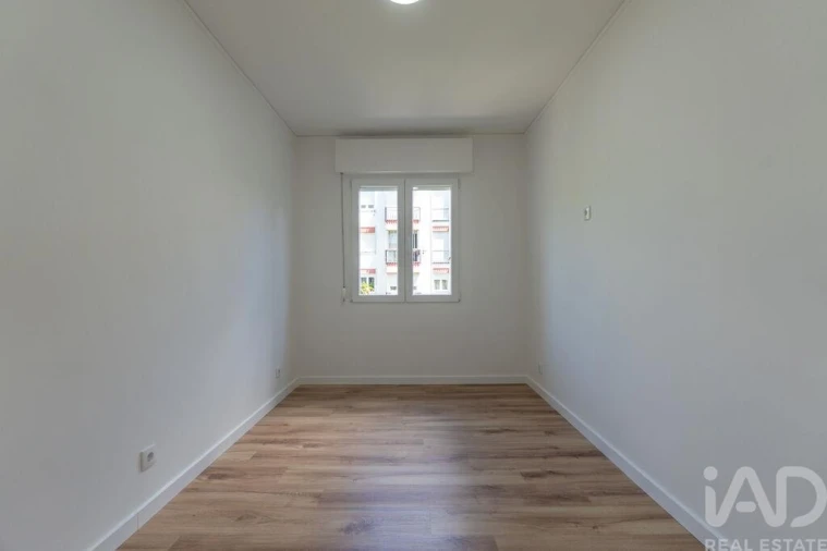 Apartamento T3 para Venda em Santo António dos Cavaleiros e Frielas Foto 13