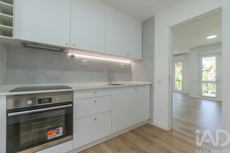 Apartamento T3 para Venda em Santo António dos Cavaleiros e Frielas Foto 10