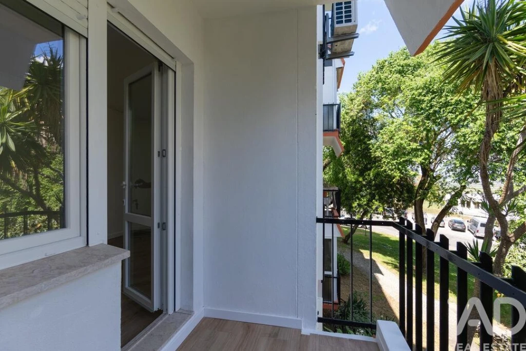 Apartamento T3 para Venda em Santo António dos Cavaleiros e Frielas Foto 6