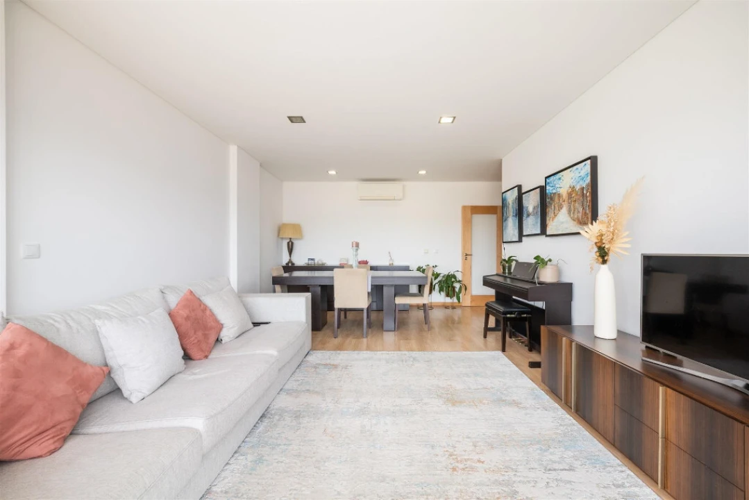 Apartamento T3 para Venda em Santo Antonio dos Olivais Foto 5