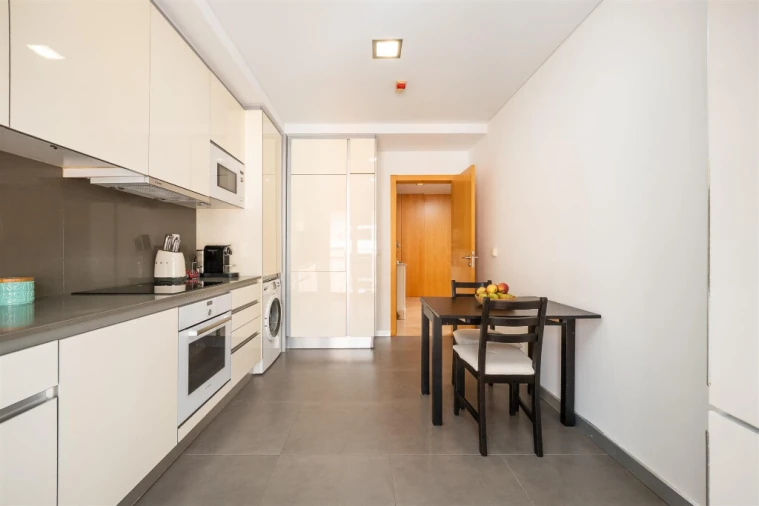 Apartamento T3 para Venda em Santo Antonio dos Olivais Foto 9