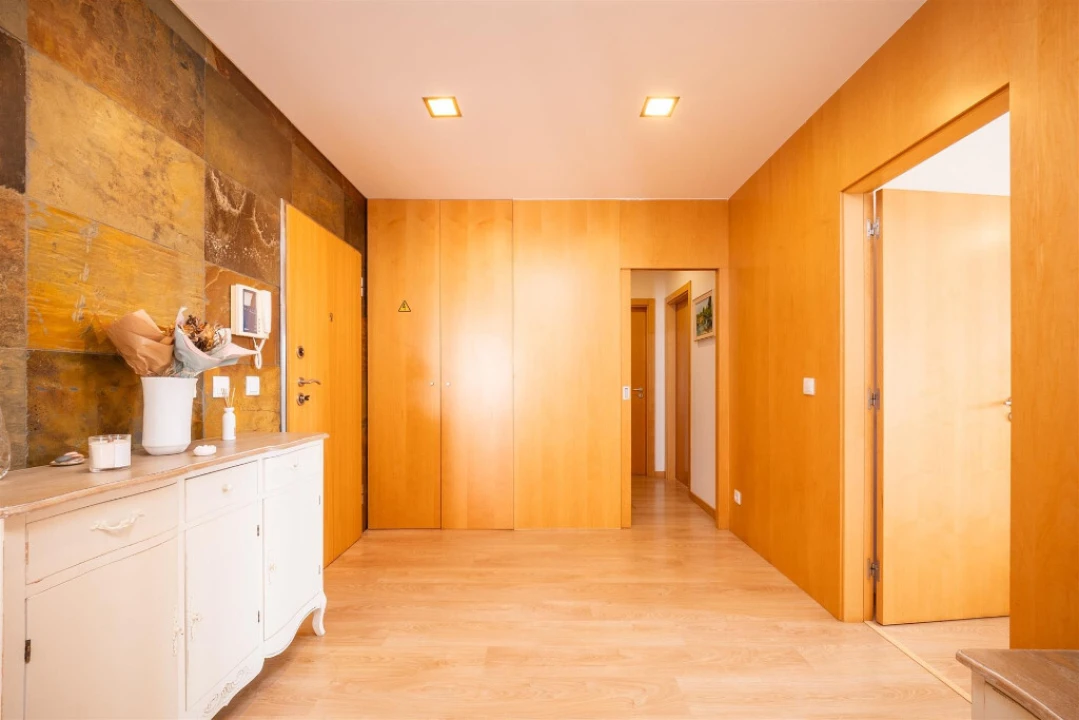 Apartamento T3 para Venda em Santo Antonio dos Olivais Foto 3