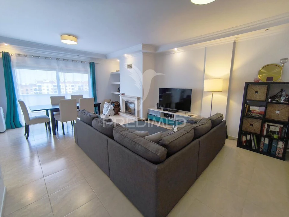 Apartamento T3 para Venda em Seixal, Arrentela e Aldeia de Paio Pires Foto 1