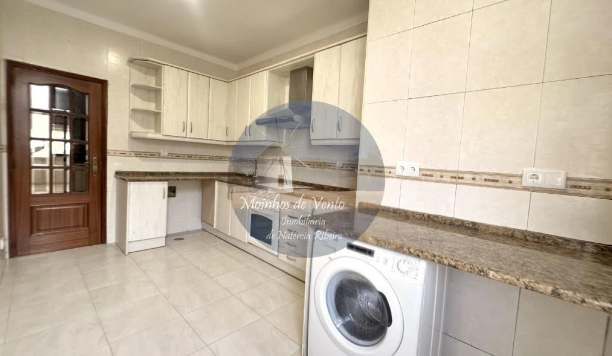 Apartamento T2 para Venda em Barreiro e Lavradio Foto 4