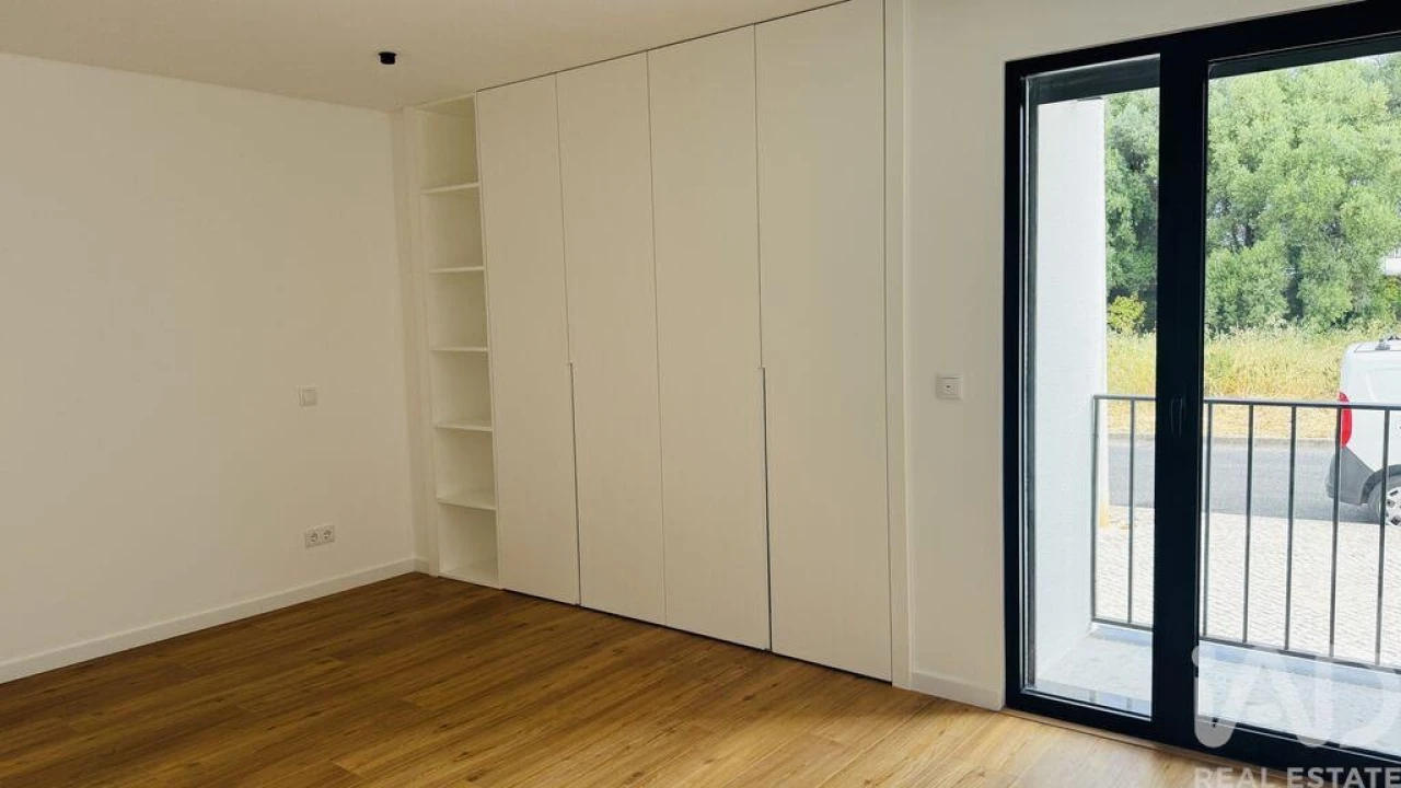 Apartamento T2 para Venda em Alcabideche Foto 9
