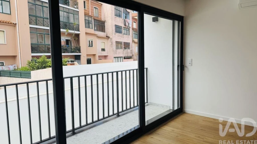 Apartamento T2 para Venda em Alcabideche Foto 3