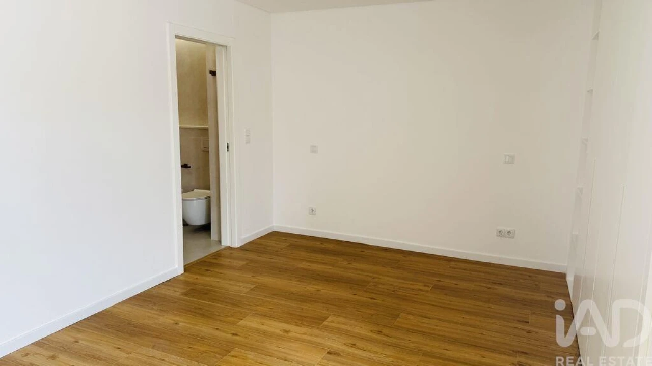 Apartamento T2 para Venda em Alcabideche Foto 8