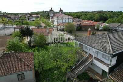 Moradia T4 para Venda em Outeiro