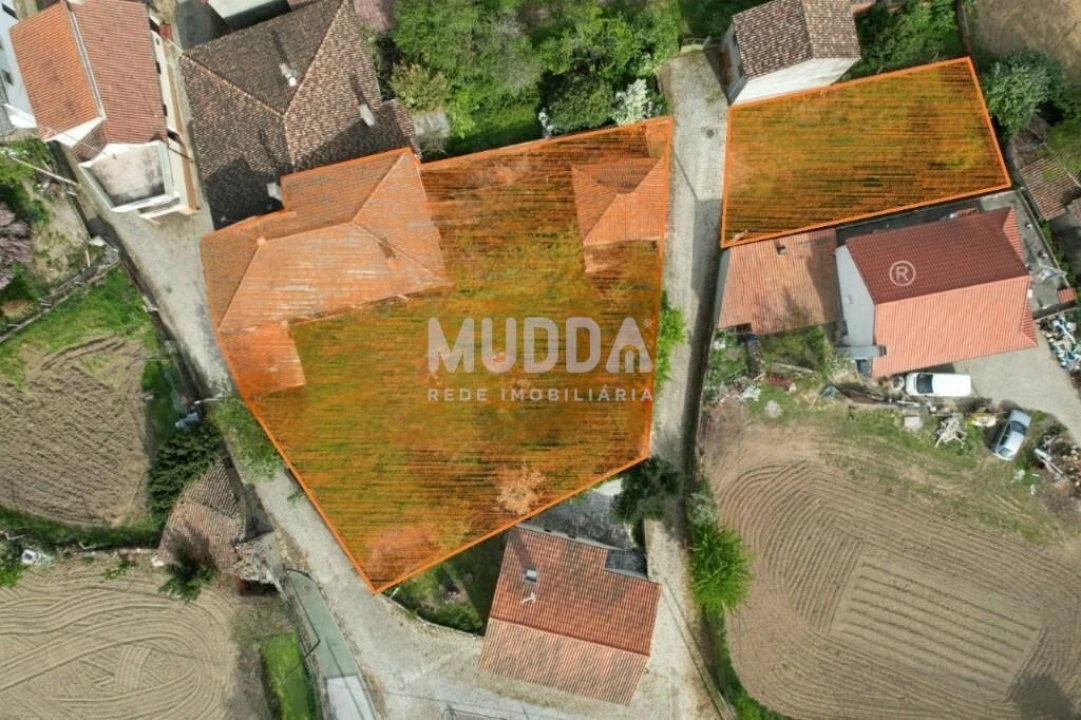 Moradia T4 para Venda em Outeiro Foto 4