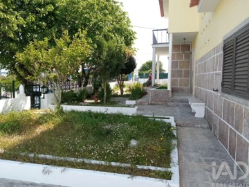 Moradia T5 para Venda em Rio de Mouro