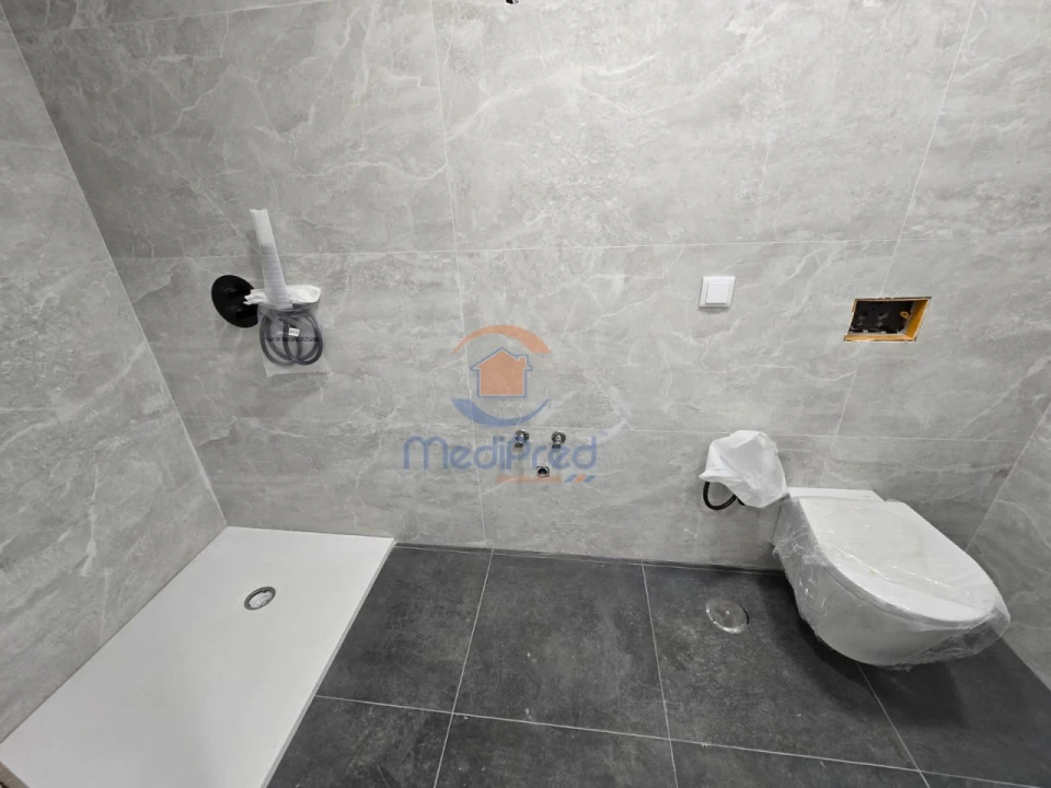 Moradia T5 para Venda em Pontinha e Famões Foto 27
