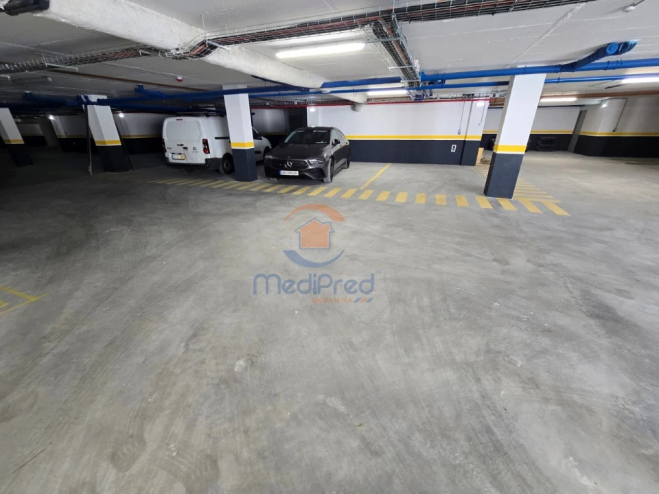 Apartamento T3 para Venda em Ramada e Caneças Foto 32