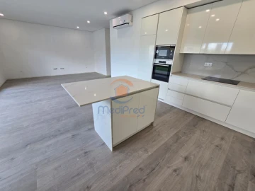 Apartamento T3 para Venda em Ramada e Caneças