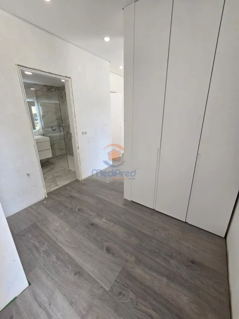 Apartamento T3 para Venda em Ramada e Caneças
