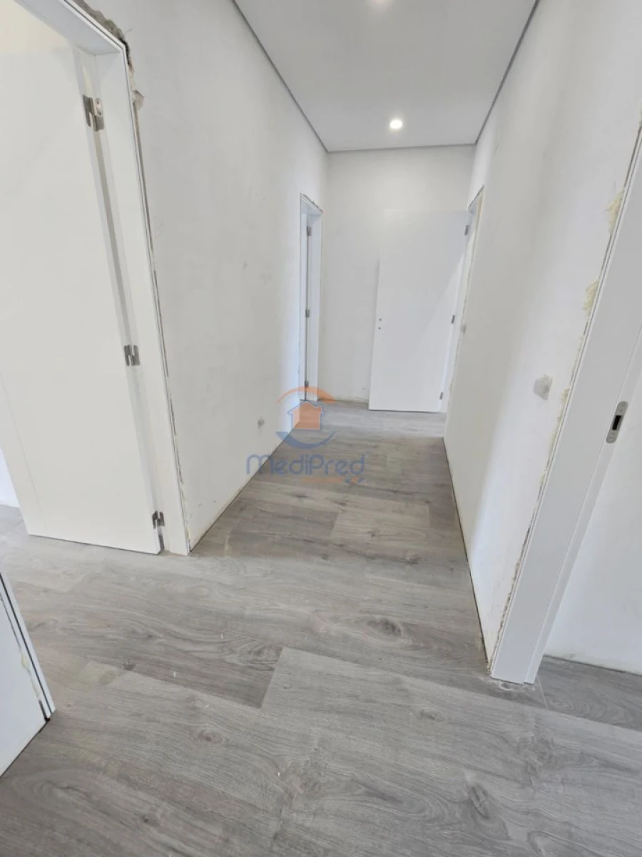 Apartamento T3 para Venda em Ramada e Caneças Foto 13