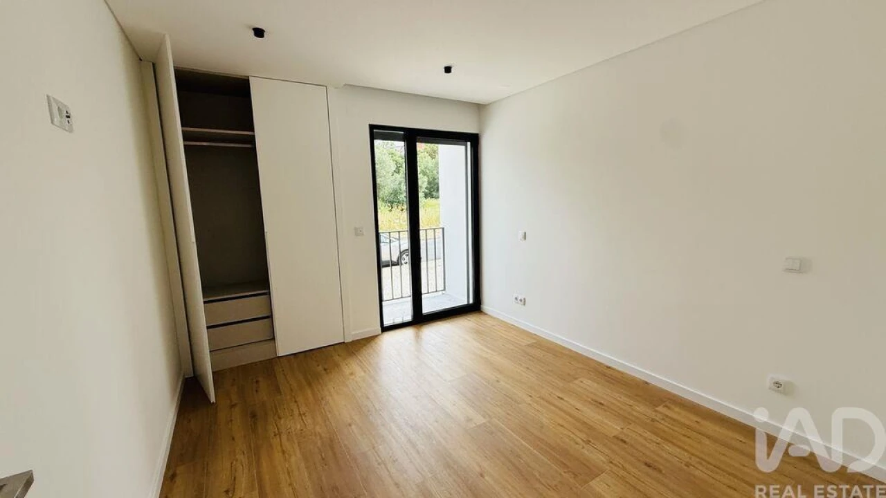 Apartamento T2 para Venda em Alcabideche Foto 7