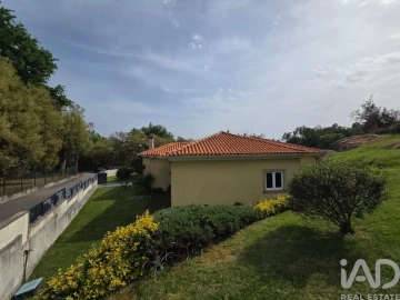 Moradia T4 para Venda em Santa Comba Dão e Couto do Mosteiro