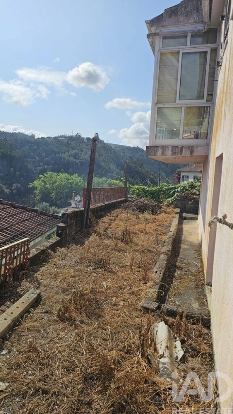Moradia T3 para Venda em Lomba