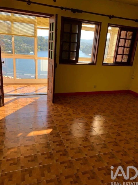 Moradia T3 para Venda em Lomba