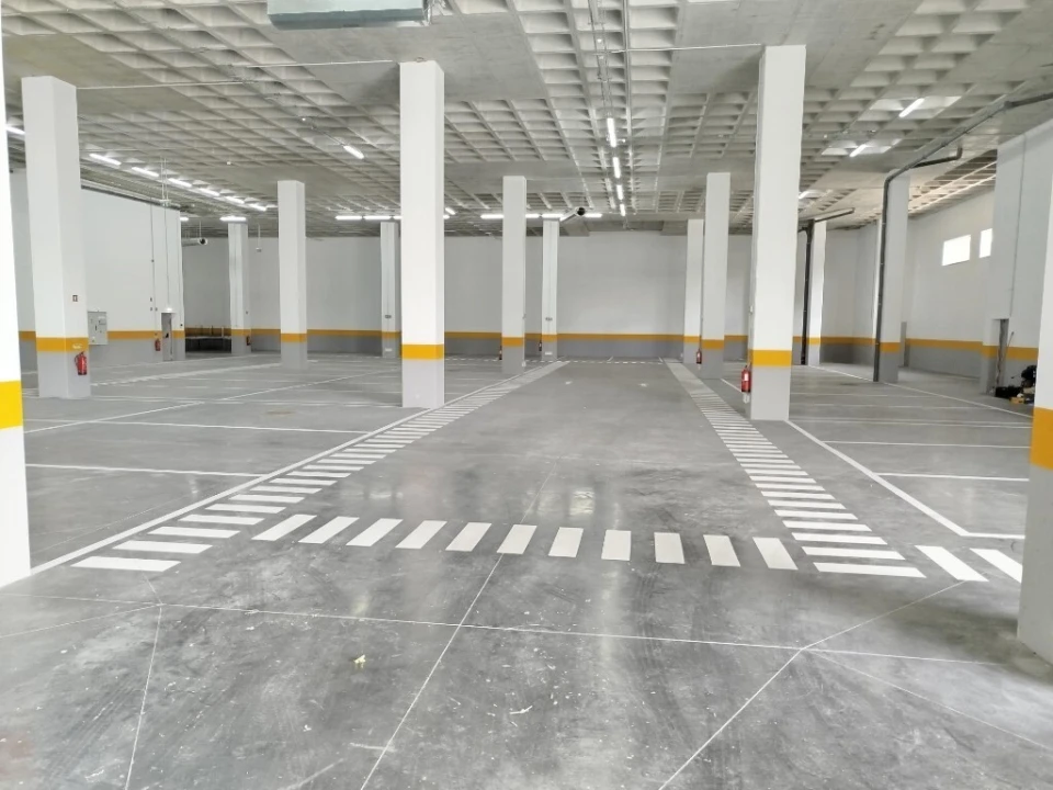 Armazém para Arrendamento em Sacavém e Prior Velho Foto 2