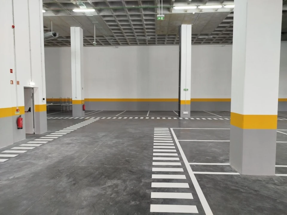 Armazém para Arrendamento em Sacavém e Prior Velho Foto 3