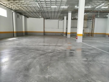 Armazém para Arrendamento em Sacavém e Prior Velho