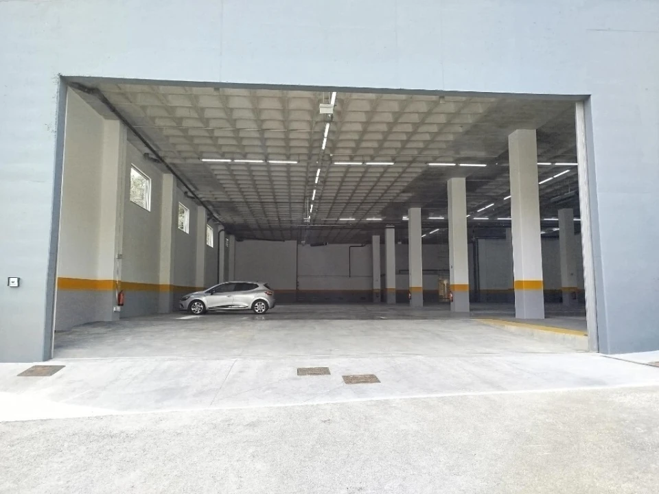 Armazém para Arrendamento em Sacavém e Prior Velho Foto 1