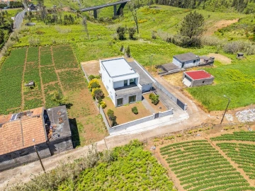 Moradia T5 para Venda em Ponta do Pargo