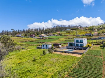 Moradia T5 para Venda em Ponta do Pargo