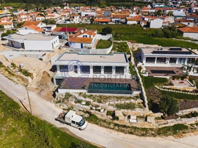 Moradia T4 para Venda em Amoreira Foto 4