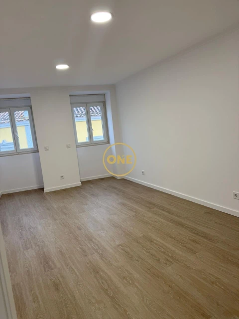 Apartamento T2 para Venda em Romeira e Várzea