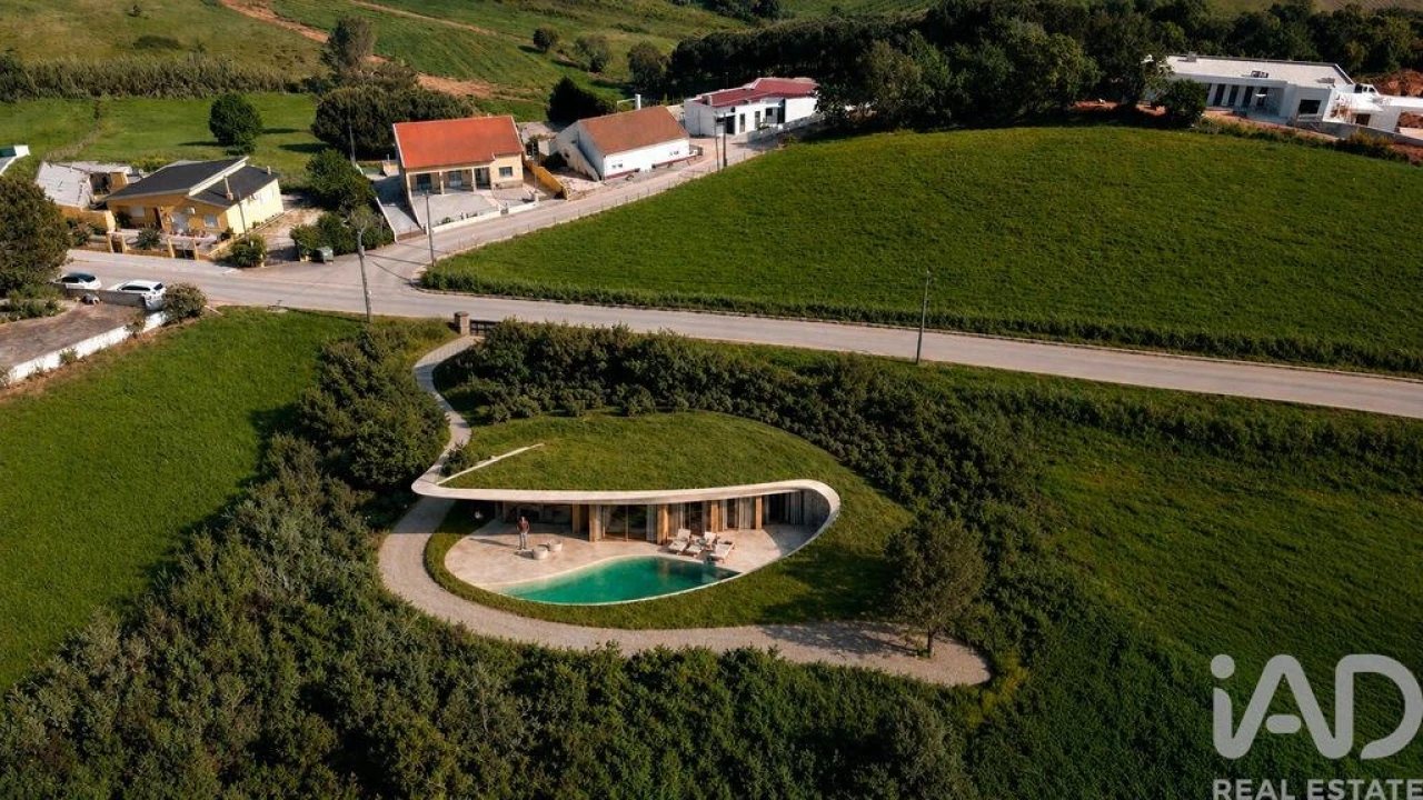 Terreno para Venda em Cadaval e Pêro Moniz Foto 1