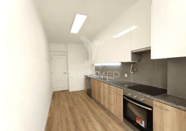 Apartamento T3 para Venda em São Domingos de Benfica