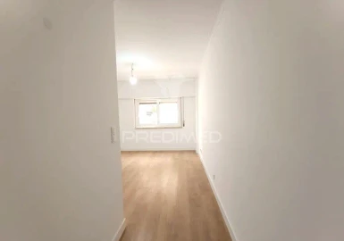 Apartamento T3 para Venda em São Domingos de Benfica