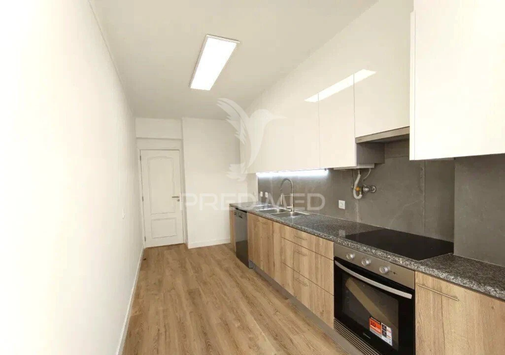 Apartamento T3 para Venda em São Domingos de Benfica Foto 1