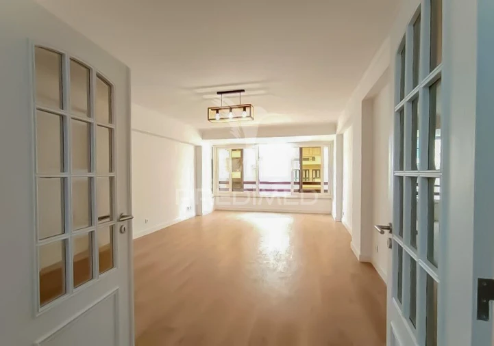 Apartamento T3 para Venda em São Domingos de Benfica Foto 9